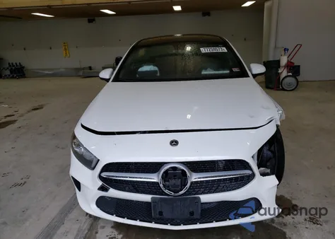 2021 Mercedes-Benz A 220 z USA, uszkodzony, nr VIN W1K3G4EB8MJ314818